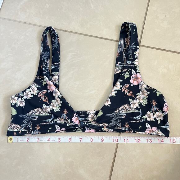 Skatie• ‘Penny’ Bikini Top in KONA Hawaii Print - Picture 15 of 17